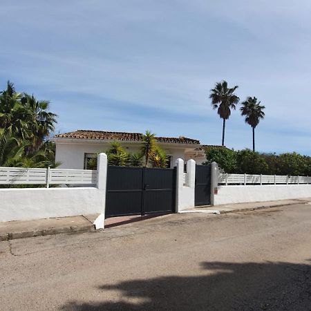 Beautiful 5 Bedroom Villa With Private Pool With Stunning Sea Views, Walking Distances To Shops Restaurants Beach Manilva Exterior photo