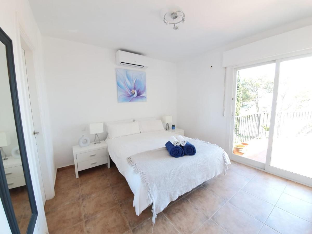 Beautiful 5 Bedroom Villa With Private Pool With Stunning Sea Views, Walking Distances To Shops Restaurants Beach Manilva Exterior photo