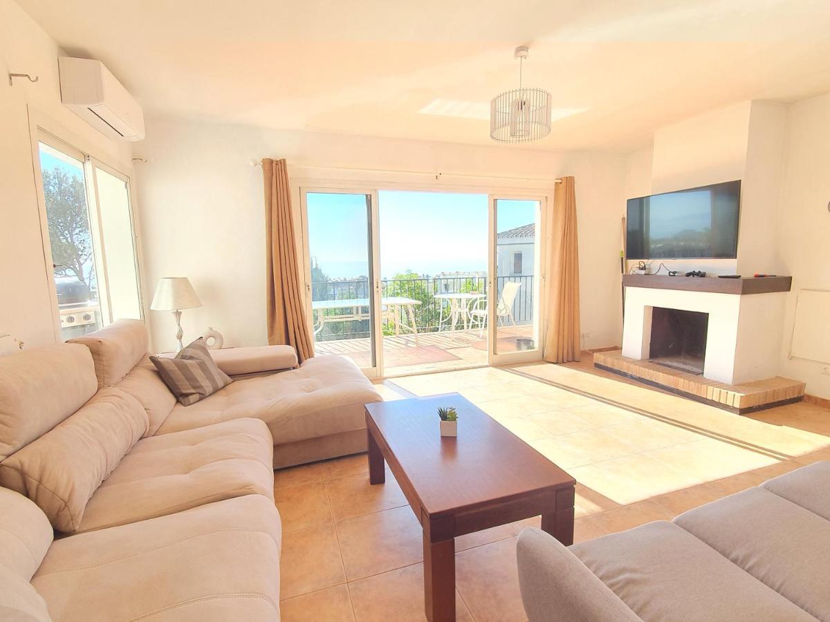 Beautiful 5 Bedroom Villa With Private Pool With Stunning Sea Views, Walking Distances To Shops Restaurants Beach Manilva Exterior photo